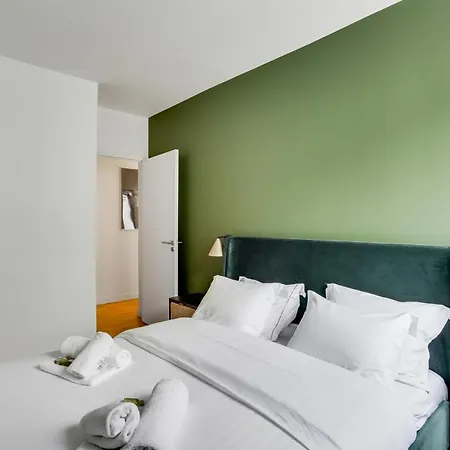 Apartment Design Pour 6 Personnes By Weekome Paris
