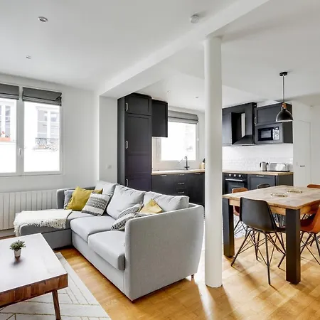 Design Pour 6 Personnes By Weekome Appartamento